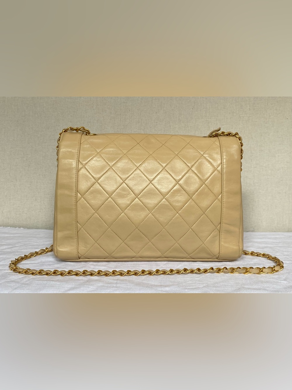Vintage ✨ CHANEL ✨ Diana Quilted Flap Bag CC Chain Shoulder Bag Medium Authentic - Picture 3 of 13